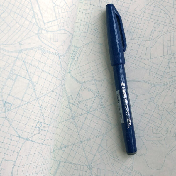 Urban Gridded Notebook, Innenseiten, blau linear bedruckt,