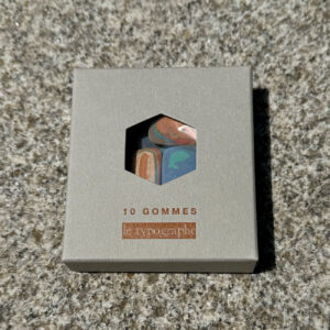 Le Typographe, zehn kleine farbige Radiergummis,